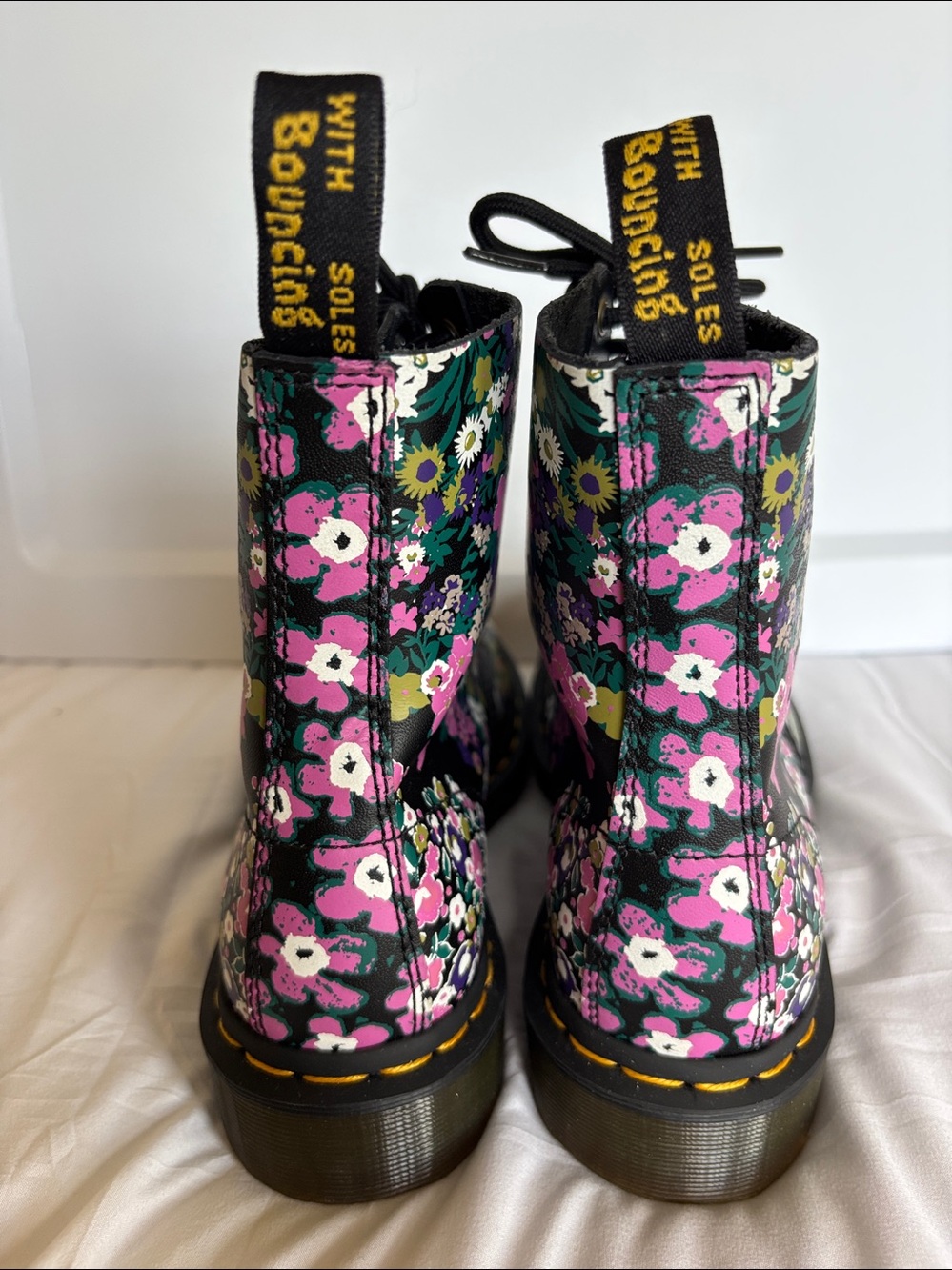 Dr. Martens Pascal Floral 1460 Air Boots – Women’s Size 7 – NWOT - Picture 4 of 10
